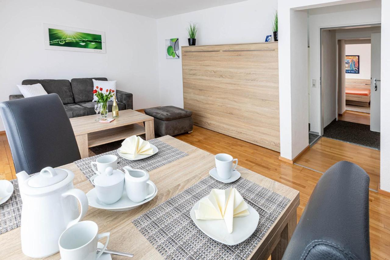 Grosse Moderne Ferienwohnung In Bester Bodenseelage L 1 Minute Zum Bodensee L 2 Zimmer L Vollausgestattete Kueche L Sonnenbalkon L Wlan L Willkommen Im Apartment Guettingen Радольфцелль-ам-Бодензе Екстер'єр фото