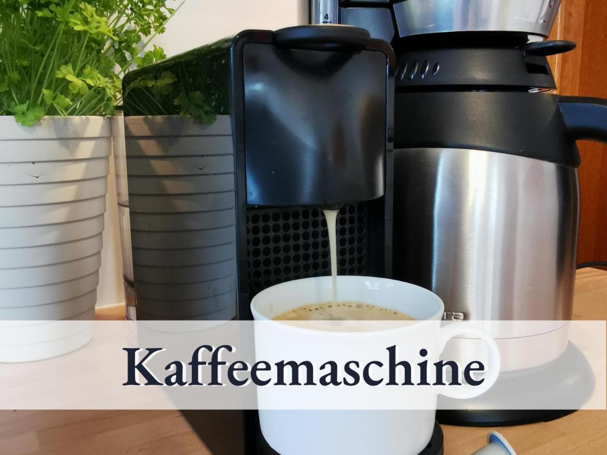Grosse Moderne Ferienwohnung In Bester Bodenseelage L 1 Minute Zum Bodensee L 2 Zimmer L Vollausgestattete Kueche L Sonnenbalkon L Wlan L Willkommen Im Apartment Guettingen Радольфцелль-ам-Бодензе Екстер'єр фото